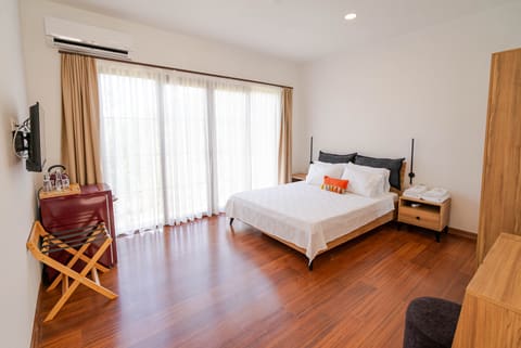 Badem room with large windows
